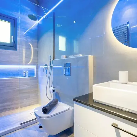 Soha House Vila